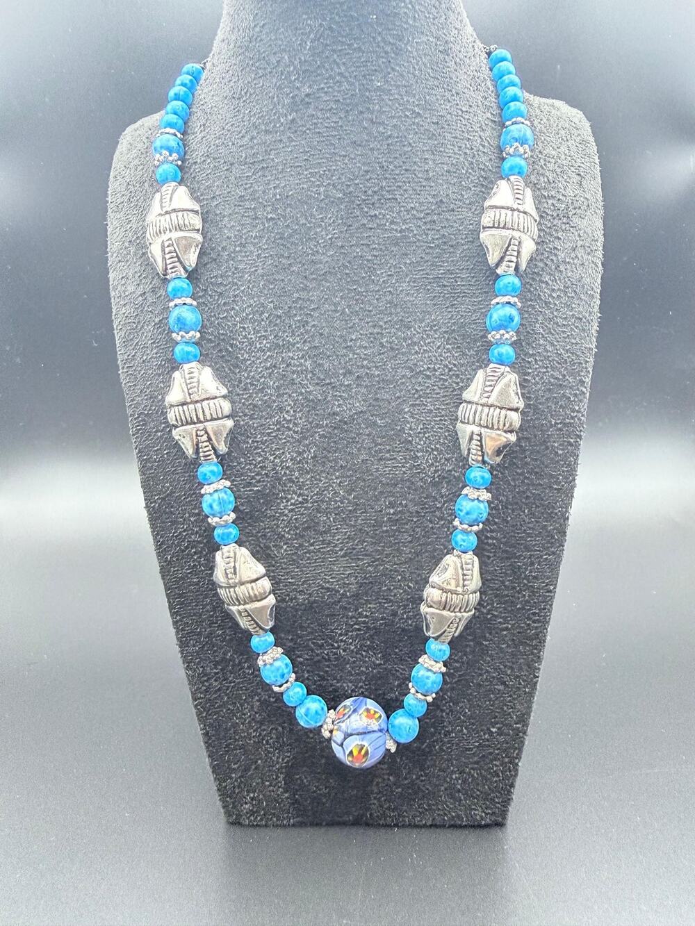 Vintage Marbled Blue Beaded Necklace With Silver Tone Accent Beads